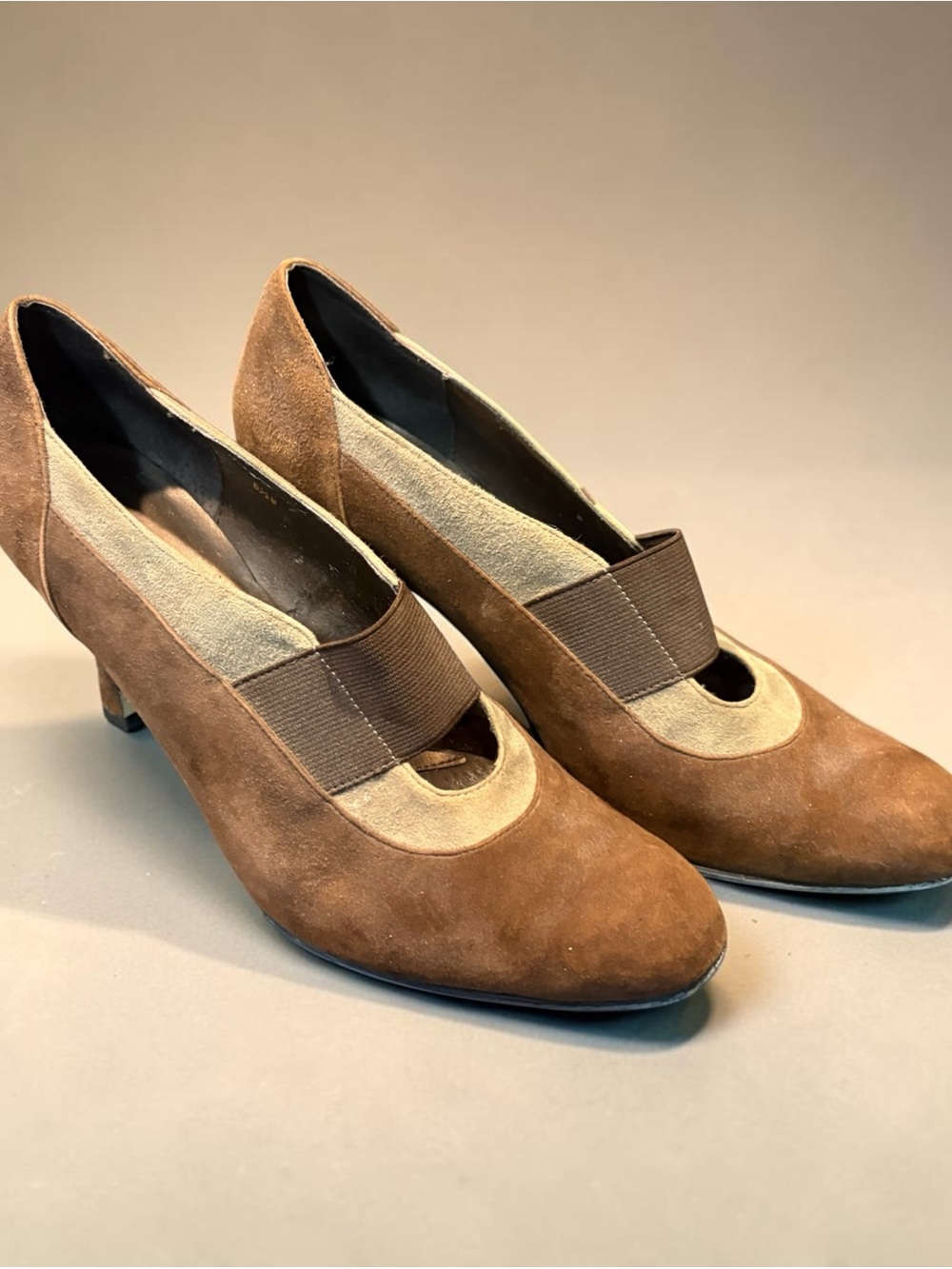 Dittos Brown Suede Mid-Heel Pumps with Elastic Strap Accent